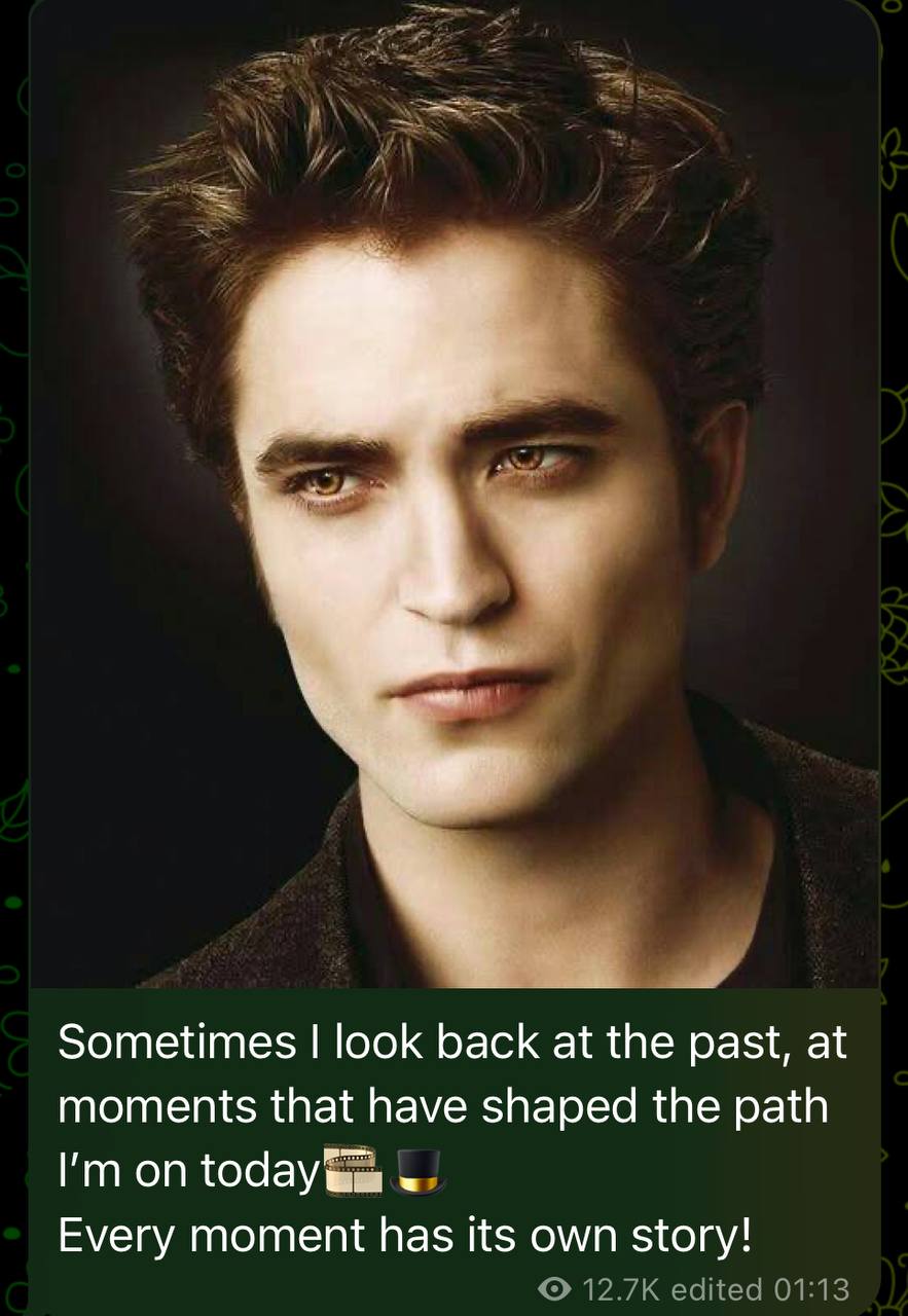 Robert Pattinson Reflection